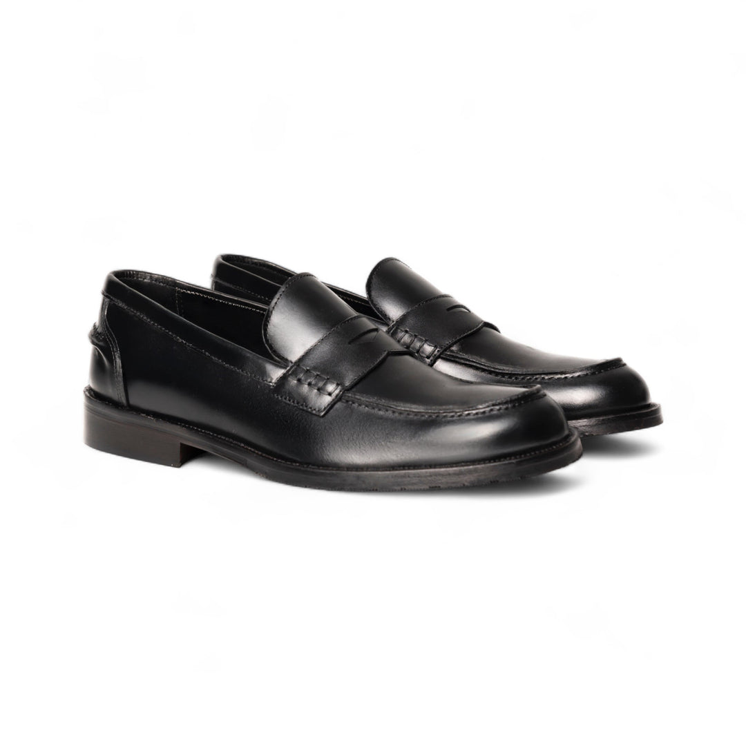 Elegante Mocassino Uomo in Vitello Nero con Suola in Cuoio Classica 1