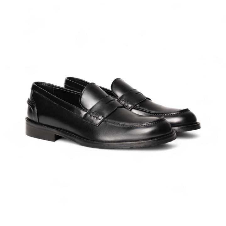 Elegante Mocassino Uomo in Vitello Nero con Suola in Cuoio Classica 1