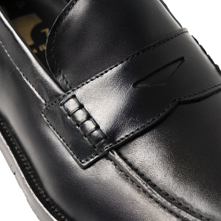 Elegante Mocassino Uomo in Vitello Nero con Suola in Cuoio Classica 2