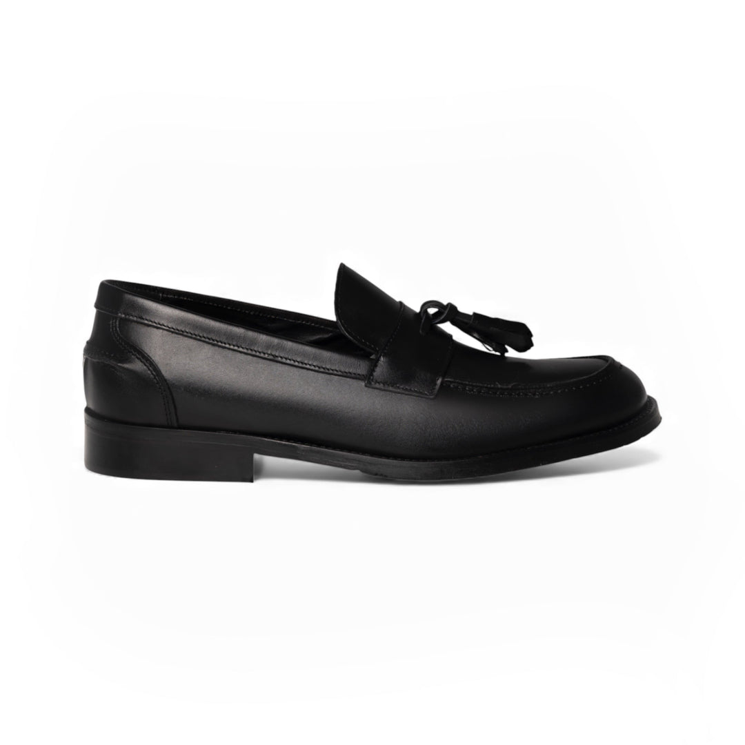 Mocassino Uomo LUCIO in Vitello Nero con Suola in Cuoio Elegante e Versatile 0