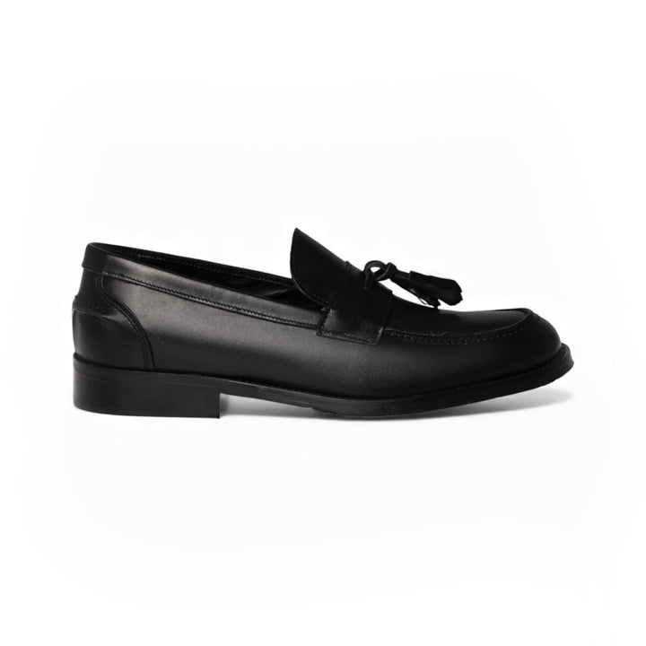 Mocassino Uomo LUCIO in Vitello Nero con Suola in Cuoio Elegante e Versatile 0