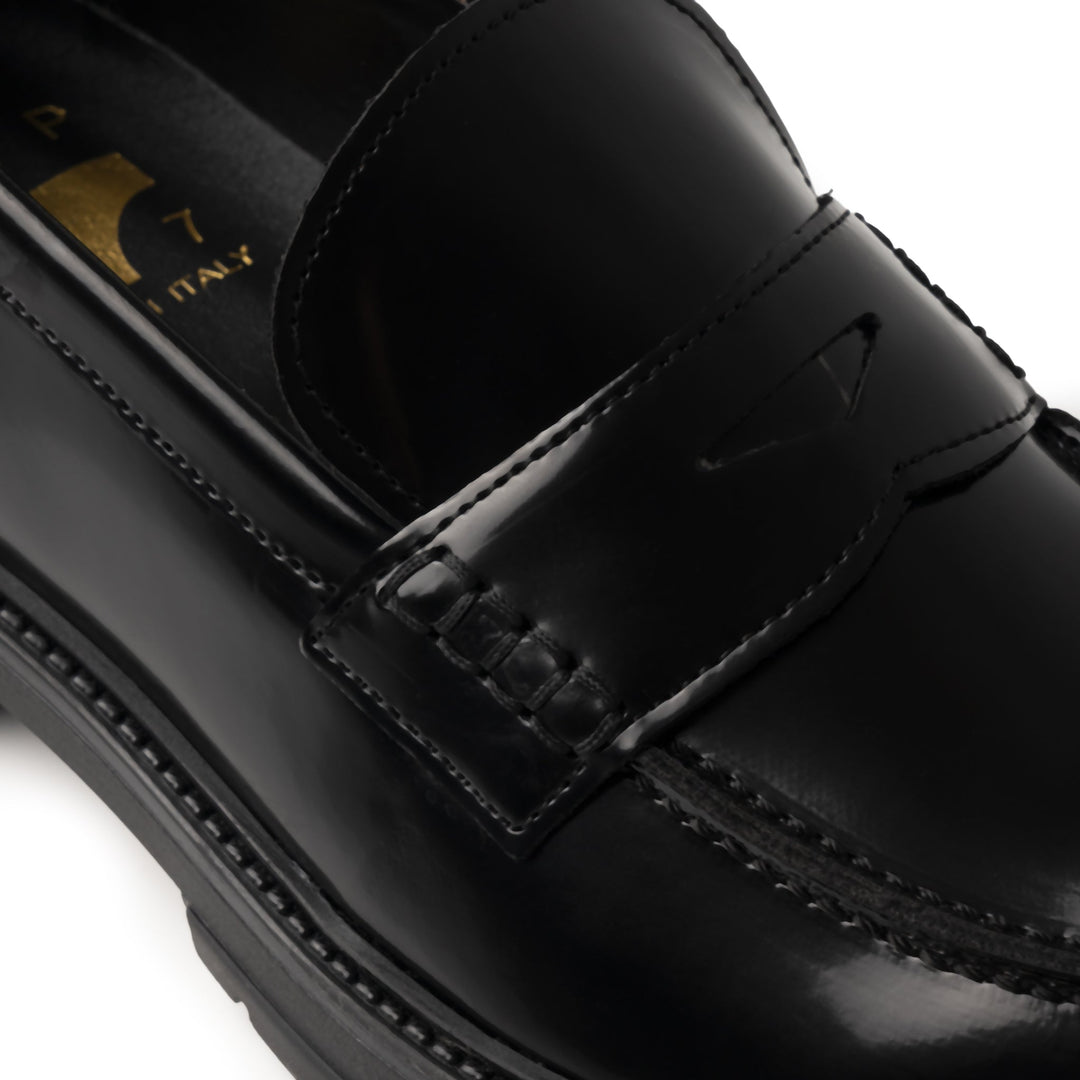 Mocassino Uomo Nero Abrasivato con Suola in Gomma per Comfort e Stabilità 2