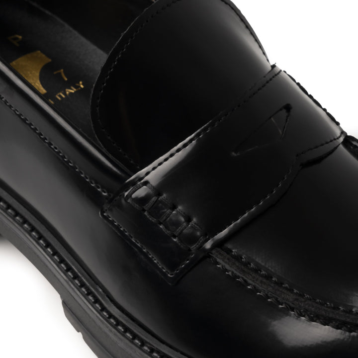 Mocassino Uomo Nero Abrasivato con Suola in Gomma per Comfort e Stabilità 2