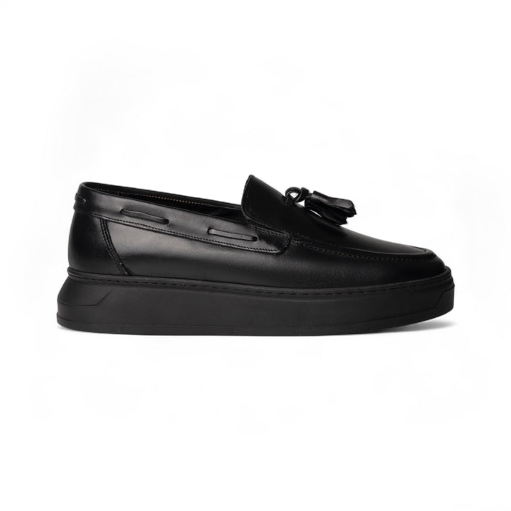 Mocassino Uomo in Vitello Nero con Suola AR Elegante e Versatile 0
