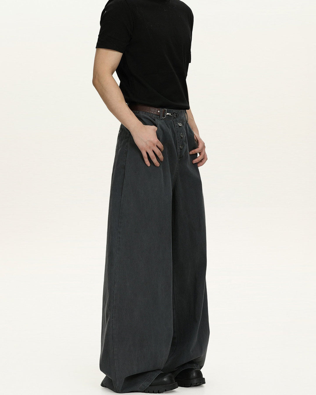 Men's Wide-Leg Washed Cotton Jeans